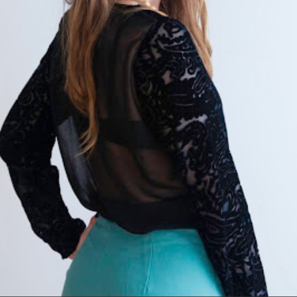 Lazerade sz s Black Velvet Urban Outfitters Burnout Scroll Top Blouse